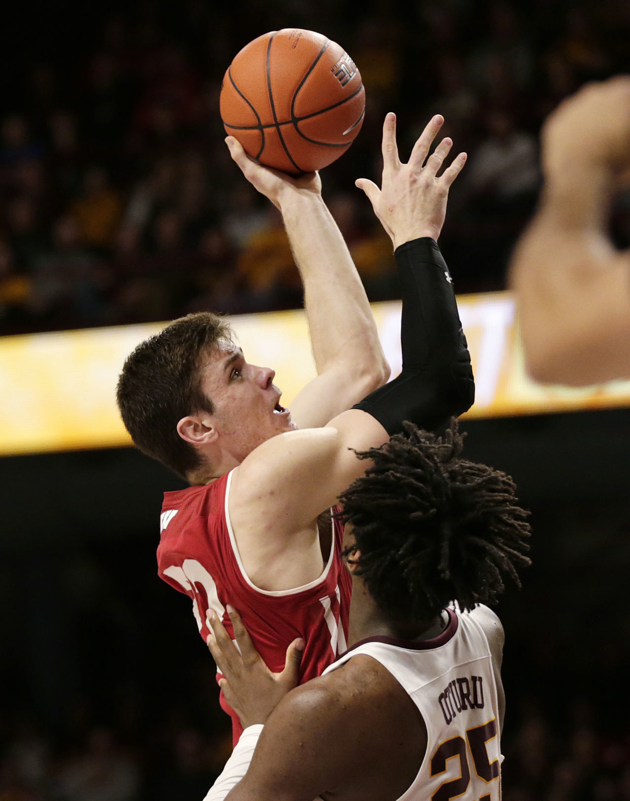 Badgers 56, Golden Gophers 51
